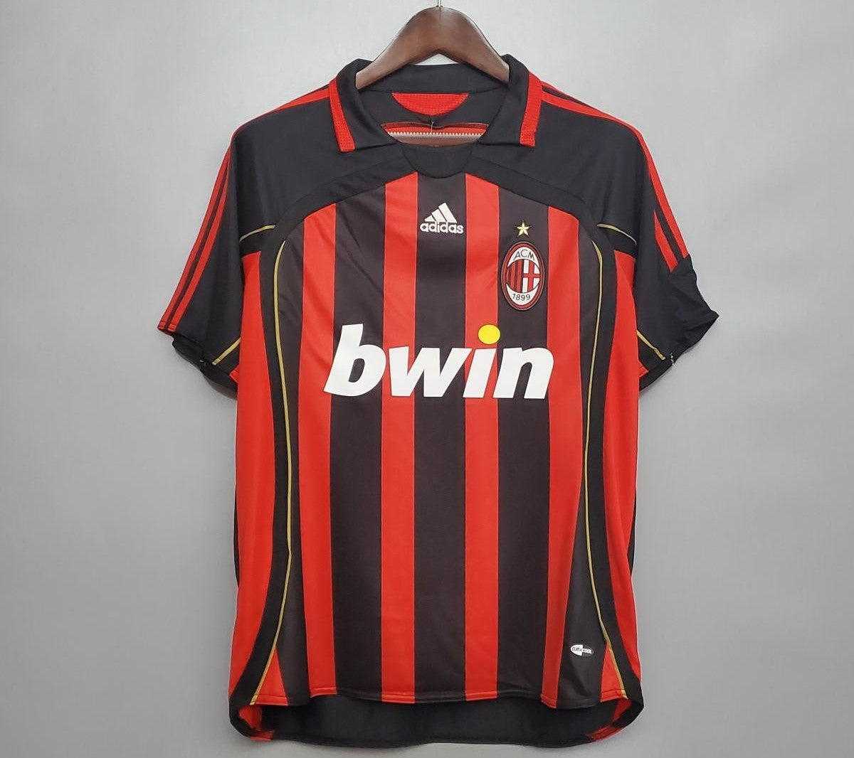 Retro AC Milan 2006/07 Home Jersey