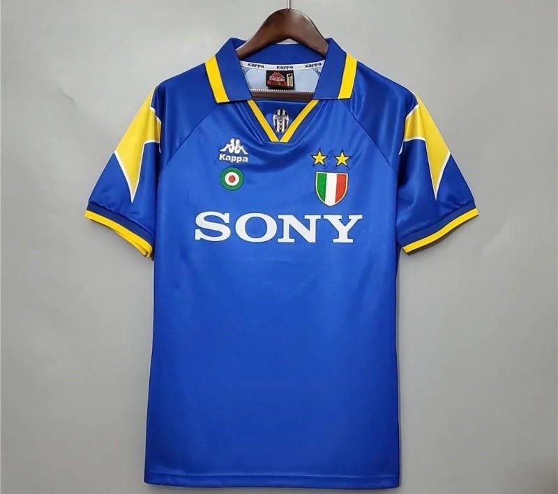 Retro Juventus 1995/96 Away Jersey