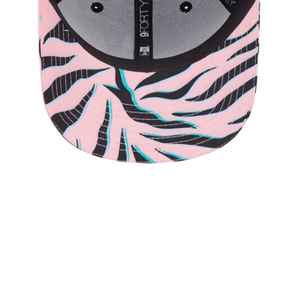 Man Utd AOP Zebra 9Forty Cap (Black)_2